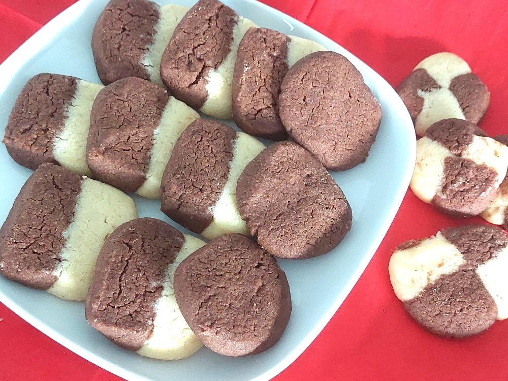 Chocolate and Vanilla Cookies