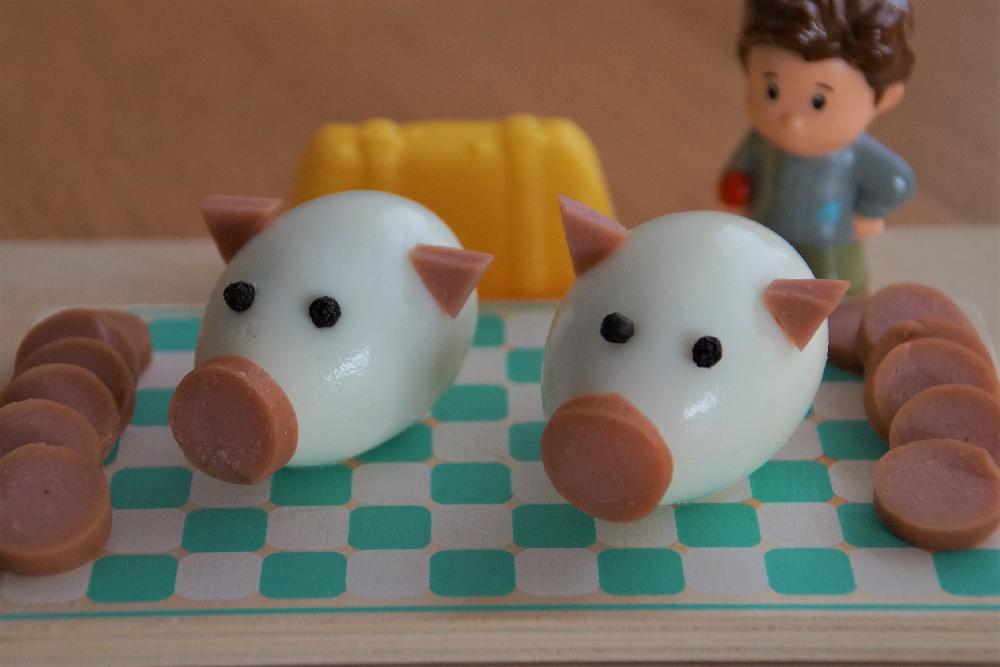 Pig shaped eggs picture