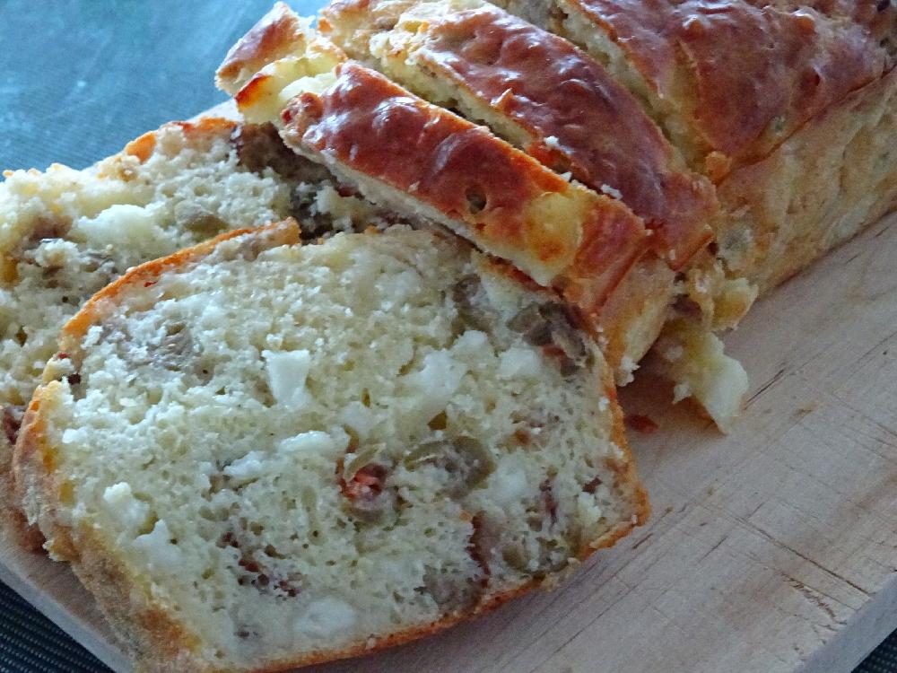Bread with olives and meatballs picture
