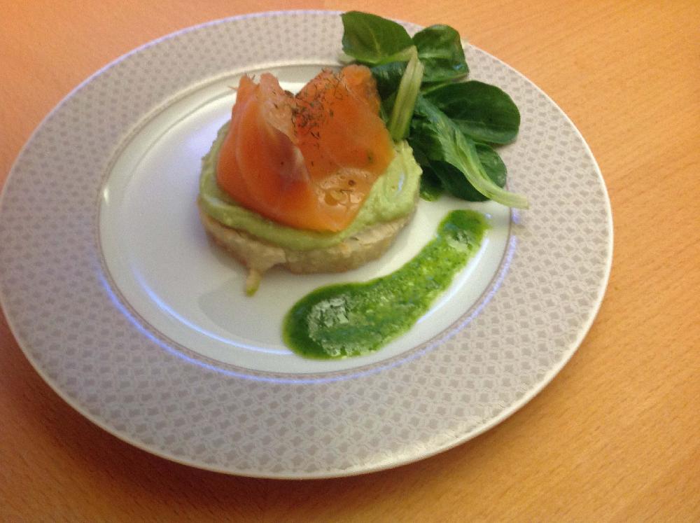 Avocado mousse with salmon and grape fruit