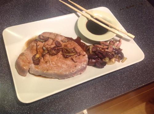 Tuna steak with soy sauce picture