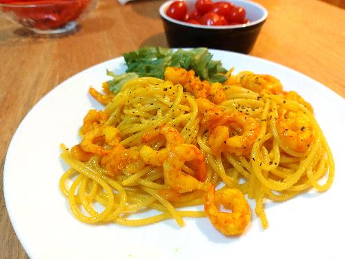 Saffron and shrimp Spaghetti picture