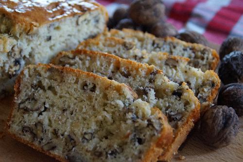 Salty Cake with walnuts and blue cheese picture
