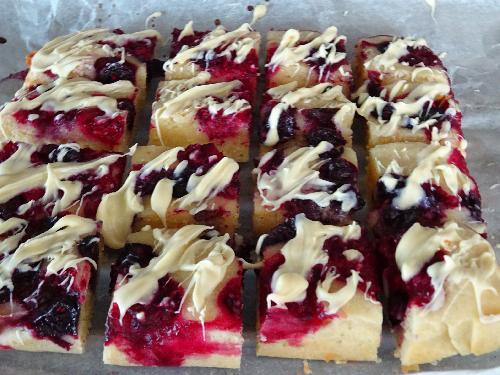 White chocolate brownies with berries picture